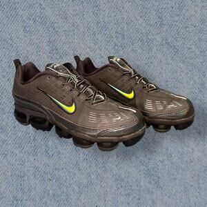 Nike Air VaporMax 360 Men’s Black Iridescent Sneakers, Size 10